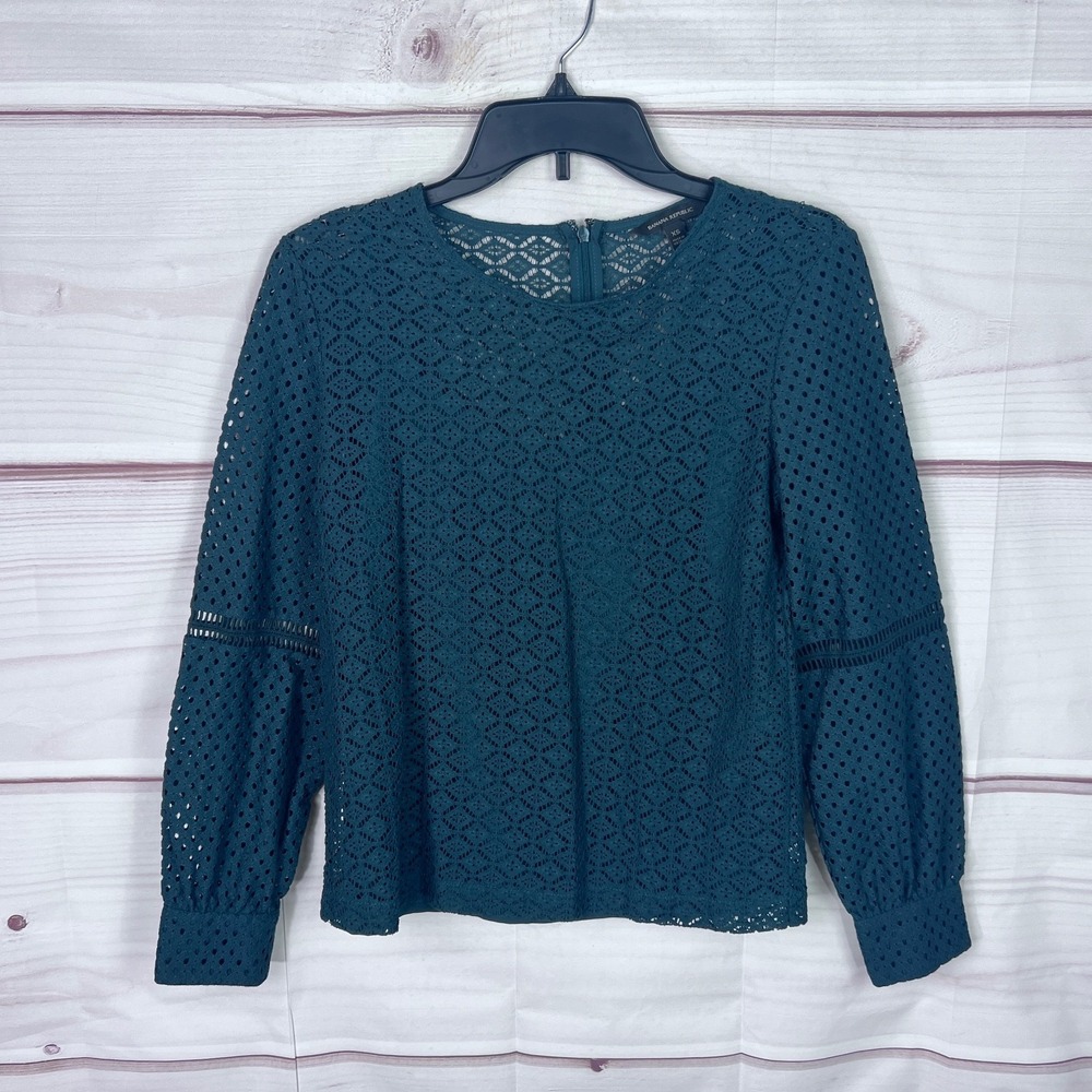 Banana Republic Top Womens XS Green Lace Blouse Long Sleeve Lined Pullover Solid